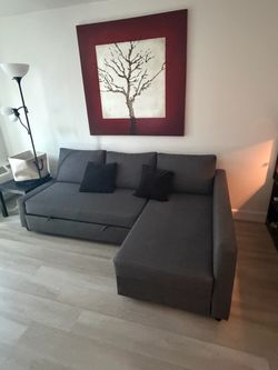 Large Couch with pull out