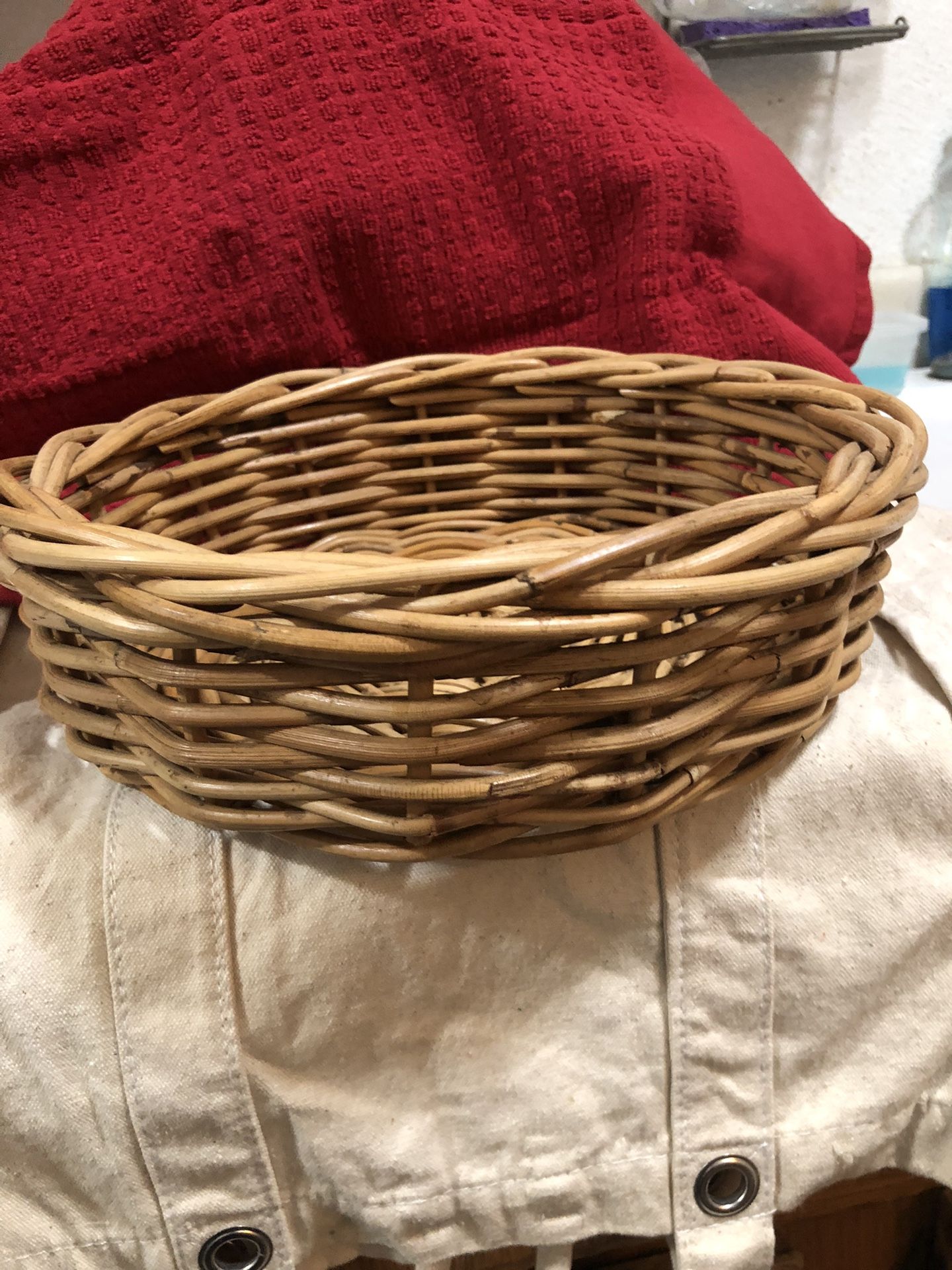 Wicker Woven Round Basket 