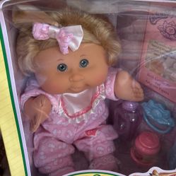 Cabbage Patch Doll - Sarahi Sienna.       2005