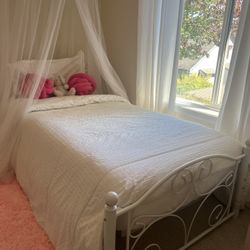 Twin bed 