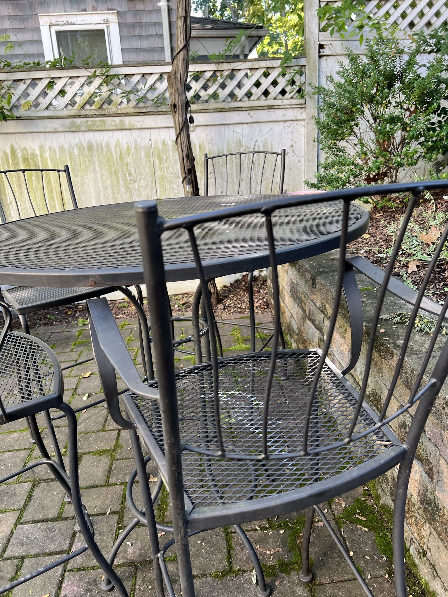 High Top With Four Bar Chairs