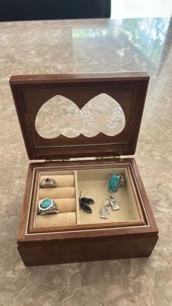 Jewelry box