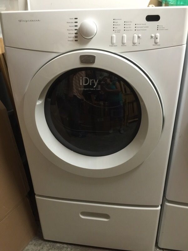Frigidaire Affinity Dryer and Washer w/pedestal for Sale in Sarasota
