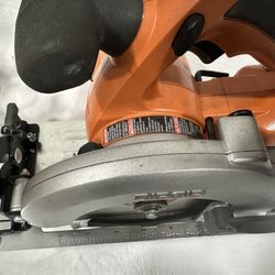 RIDGID R845 18V Cordless 6 1/2 inch Handheld saw. Includes battery and dual charger