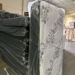 New Twin Size Mattress ( Mattress And Box Spring For $149)