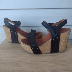 Women's sandal size 7