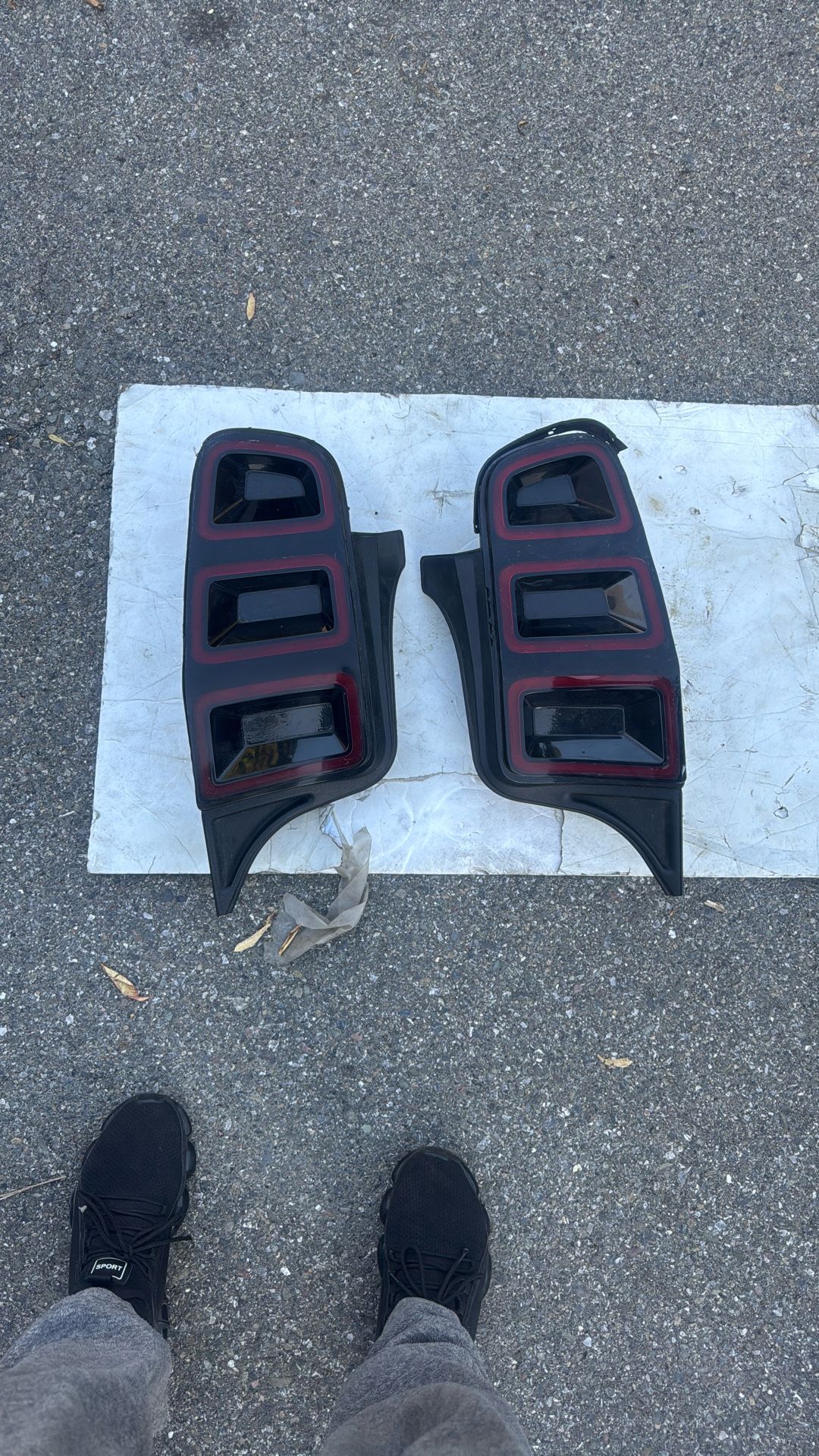 2011--2014   mustang rear tail liight