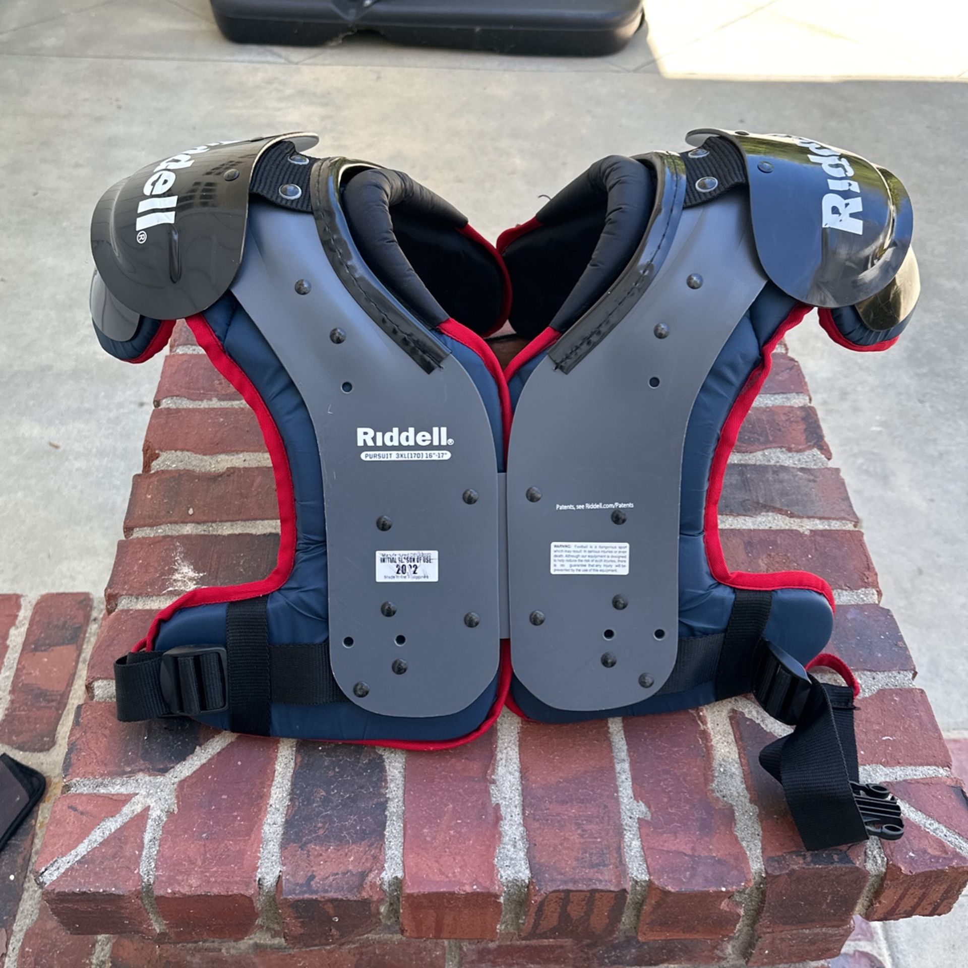 Riddell Pursuit Youth Shoulder Pads - 3XL 16”-17”