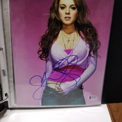 Lindsay Lohan Autographed Color 8x10 Photograph Beckett Authentication 
