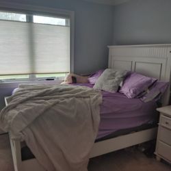 White Queen 3 Piece Bedroom Set INCLUDING BOBOPEDIC QUEEN MATTRESS WITH PILLOW https://offerup.com/redirect/?o=VE9QLkJFU1Q= OFFER TAKES IT!!!!