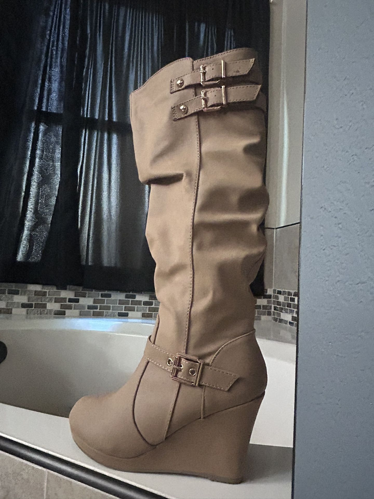 Boots Size 7