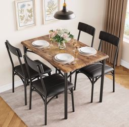 Dining table + 4 chairs