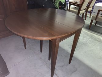 Dining table (seats 2 to 12 people)