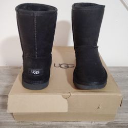 Uggs In Box, Size 6 Womens (Too Small Never Worn)