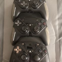  Thrustmasters Controllers PS5 (Xbox, PC)