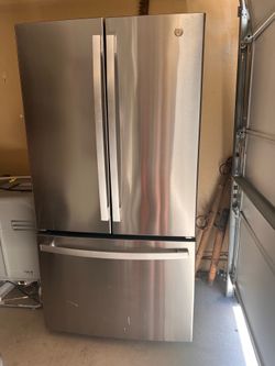 2024 GE Counter-Depth French Door Refrigeratoro