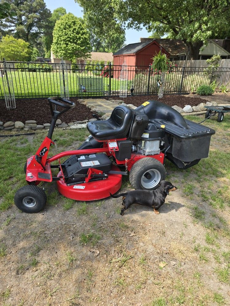 Snapper 28" Gas Riding Lawn Mower