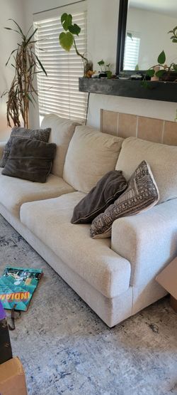 Ashley Furniture Sofa & Matching Ottoman – 96" Large Couch