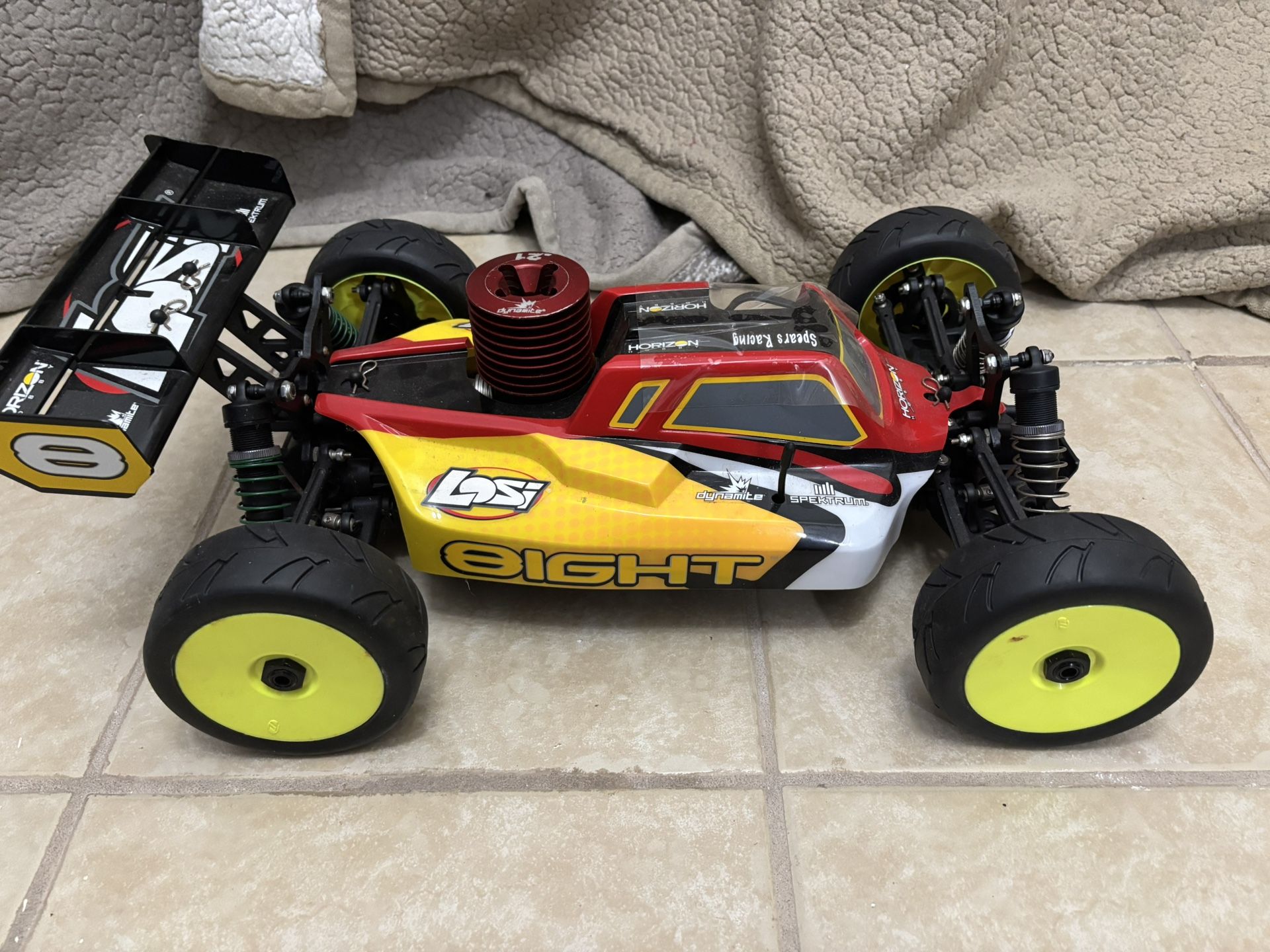 1/8 8IGHT 4X4 Nitro Buggy RTR, Red/Yellow