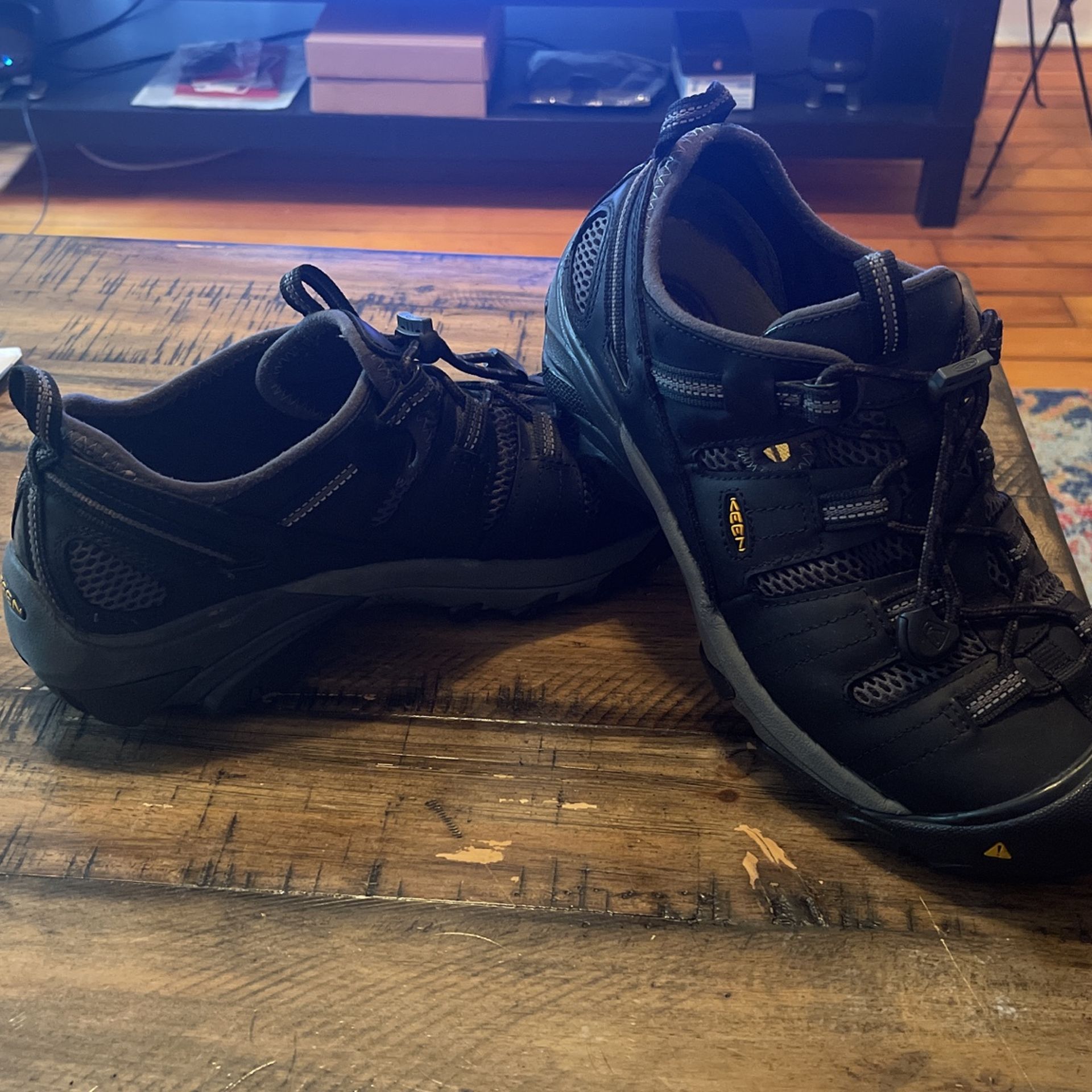 KEEN Steele Toe Shoes