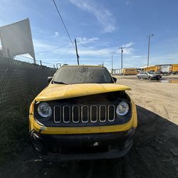 2016 Jeep Renegade For parts only!!