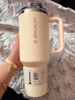 Stanley Quartz Swirl Cream ProTour 40oz Flip Straw Tumbler BNIB