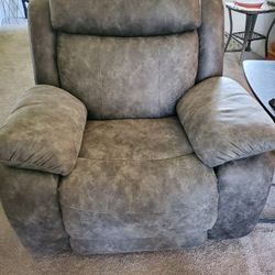Couch + Recliner Set