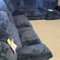 Electric Power Reclining Sectional! 