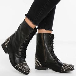 STEVE MADDEN Black Leather Tarnney Silver Studded Lace Up Ankle Combat Boots