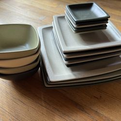 Like New Square Ceramic Dinning Set  