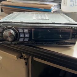 Alpine stereo / Cd Player