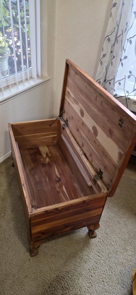 Vintage  Old Caswell Runyan Cedar Chest 