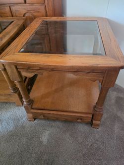 2 oak end tables