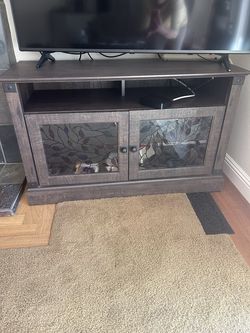 TV Cabinet with decorative Glass doors