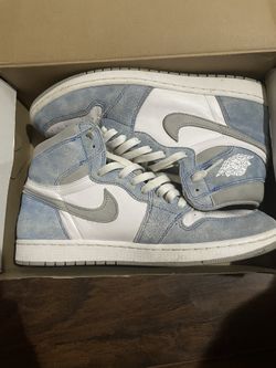 Jordan 1 Retro High Hyper Royal Smoke Gray