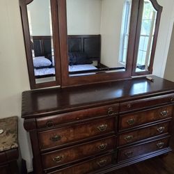 Dresser, 2 Nightstands and Mirror