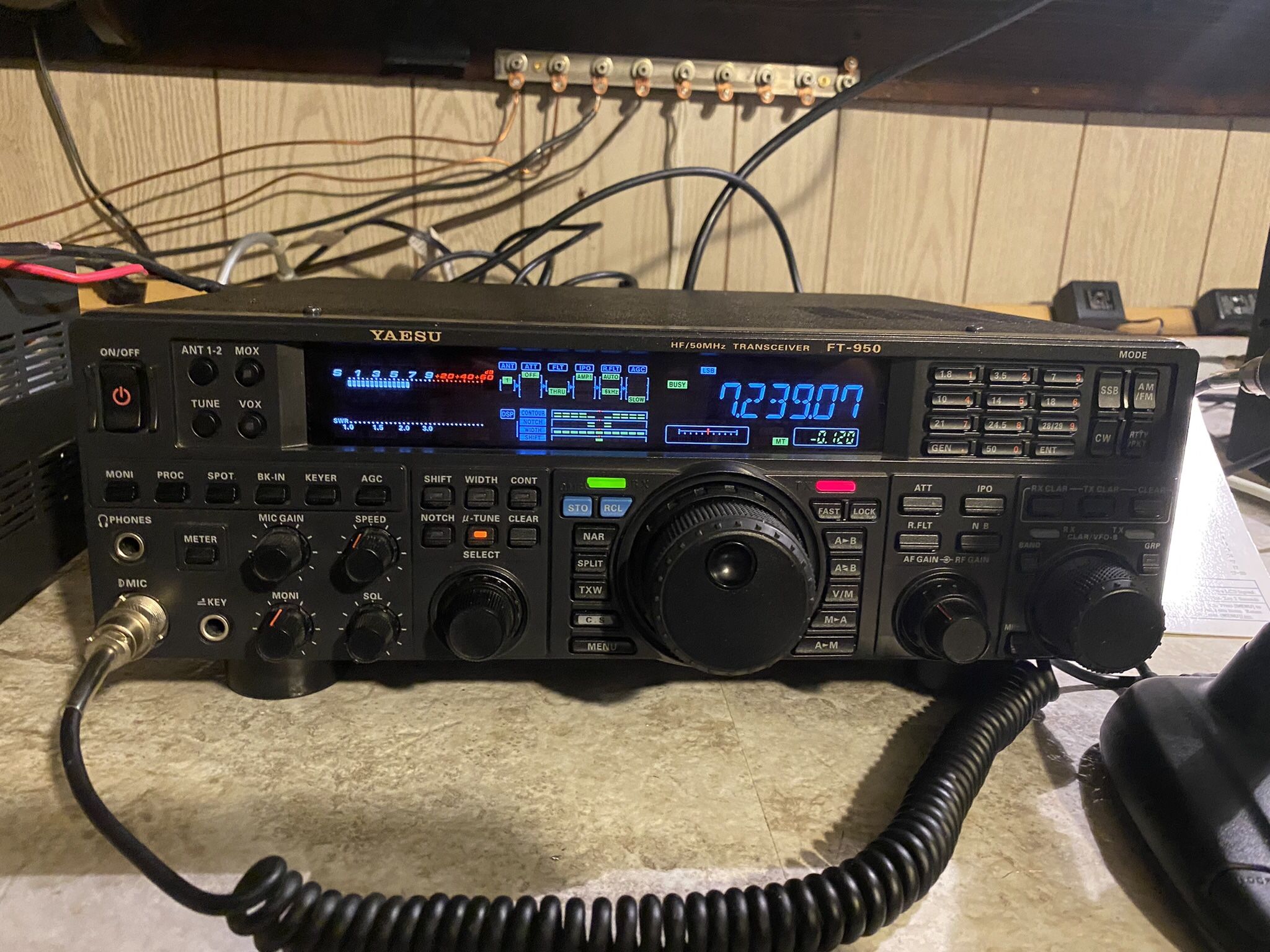 Yaesu Ft-950 With DSP Like New With Yaesu MD-100 Desk Microphone