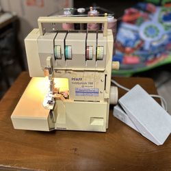 PFAFF Hobblock 788 Serger