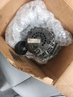 E90 BMW 330i Alternator