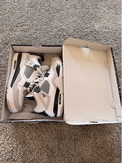 Jordan 4 military black