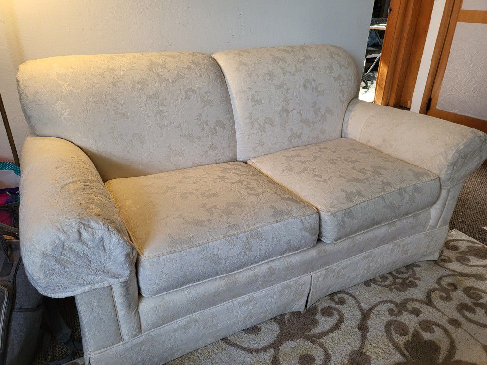 White Loveseat Couch Sofa Very Good Condition 