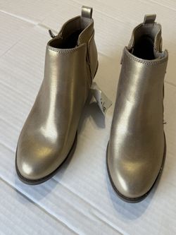 Women's Gold Metallic Ankle Boots - NEW size 6M with side zippers