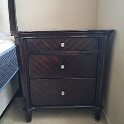 Najarian Nightstand / Bedside Table – Solid Wood