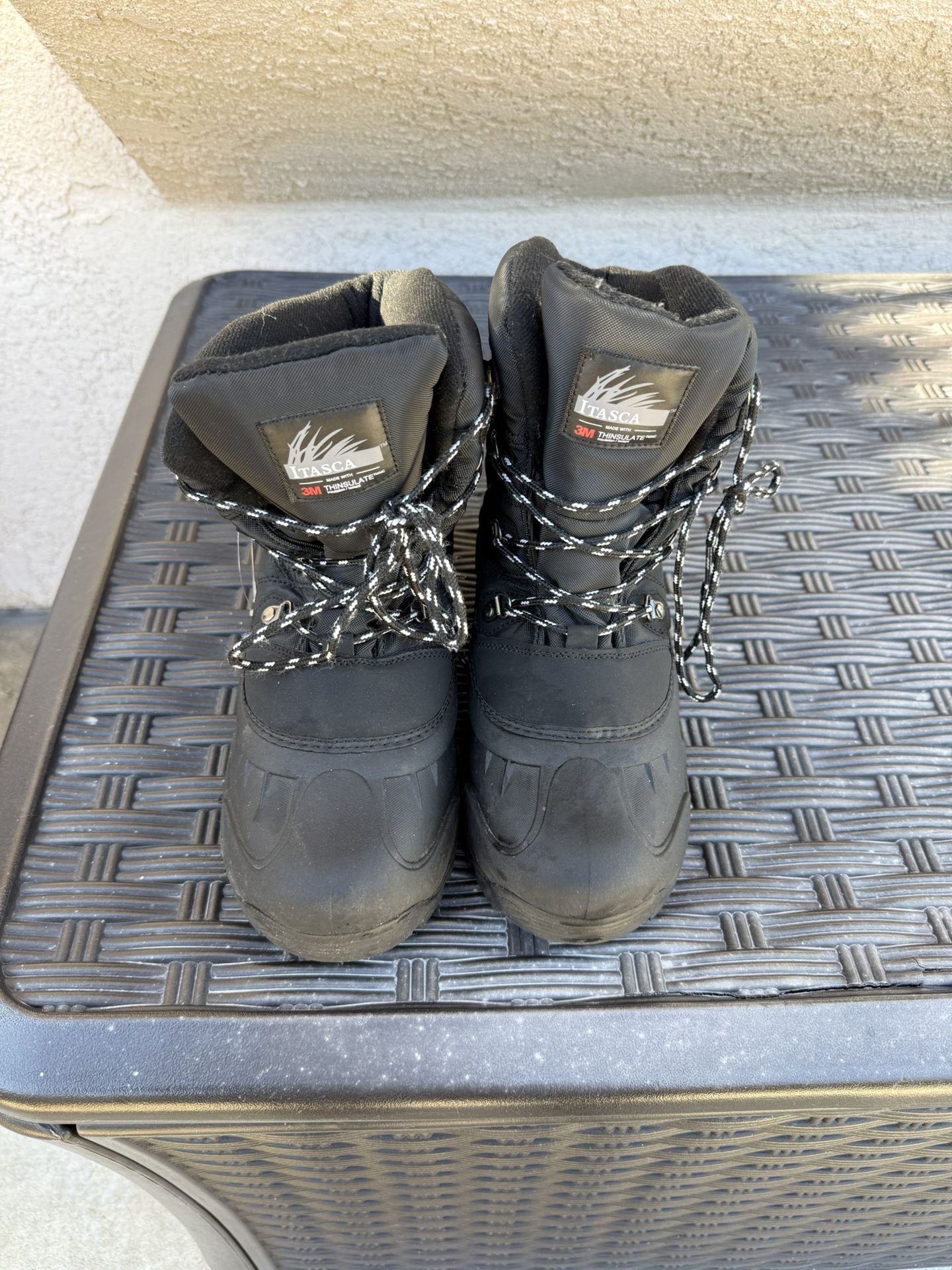 Men’s Snow Boots - Size 8