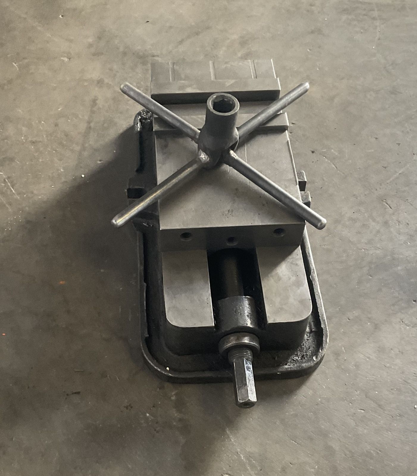 MILLING MACHINE VISE FOR MACHINE SHOP