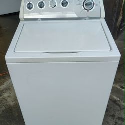 Very Nice! Whirlpool Heavy Duty Super Capacity Washing Machine!