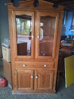 Oak Cprner Hutch