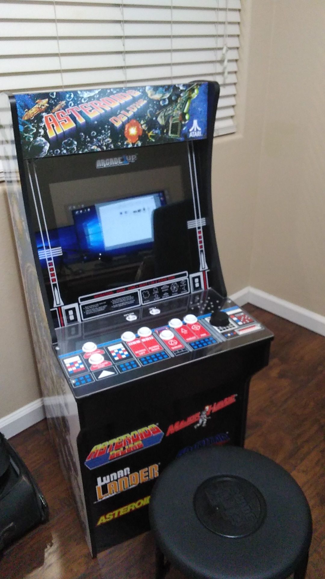 Old school arcade game. New.