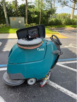 TENNANT T300 e COMMERCIAL FLOOR CLEANER SCRUBBER with upgraded AGM batteries