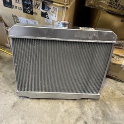 72-78 Jeep CJ5 76-86 Jeep CJ7 3.8L 4.2L 5.0L 73-75 Jeep CJ6 all models 3-row core full aluminum radiator Radiador de aluminio completo con nĂșcleo de